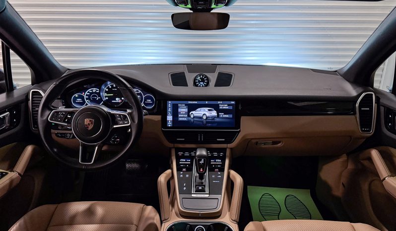 
								Porsche Cayenne 3.0 E-Hybrid Tiptronic full									