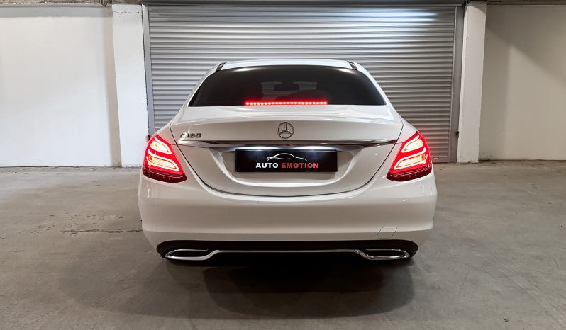 
								Mercedes-Benz C180 Elegance full									