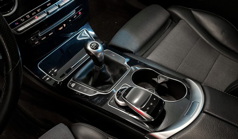 
								Mercedes-Benz C180 Elegance full									