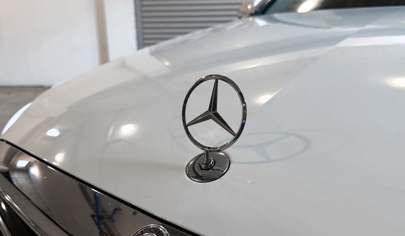 
								Mercedes-Benz C180 Elegance full									
