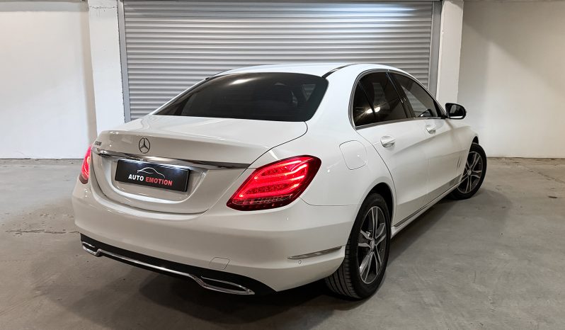 
								Mercedes-Benz C180 Elegance full									