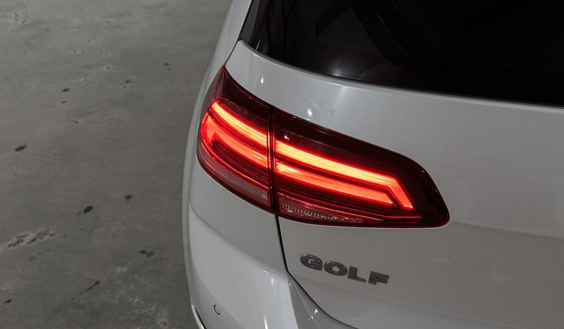 
								Volkswagen Golf 7.5 2.0 TDI 150 DSG Comfortline full									