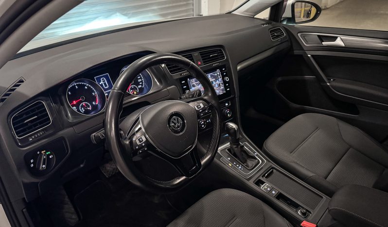 
								Volkswagen Golf 7.5 2.0 TDI 150 DSG Comfortline full									
