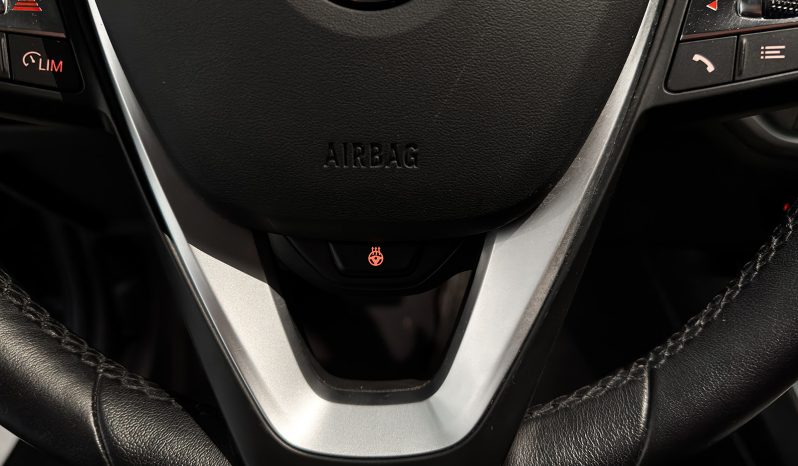 
								BMW 320d Sport Line full									