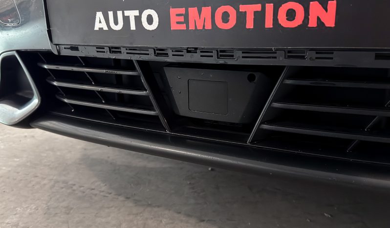 
								BMW 320d Sport Line full									