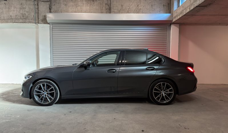
								BMW 320d Sport Line full									