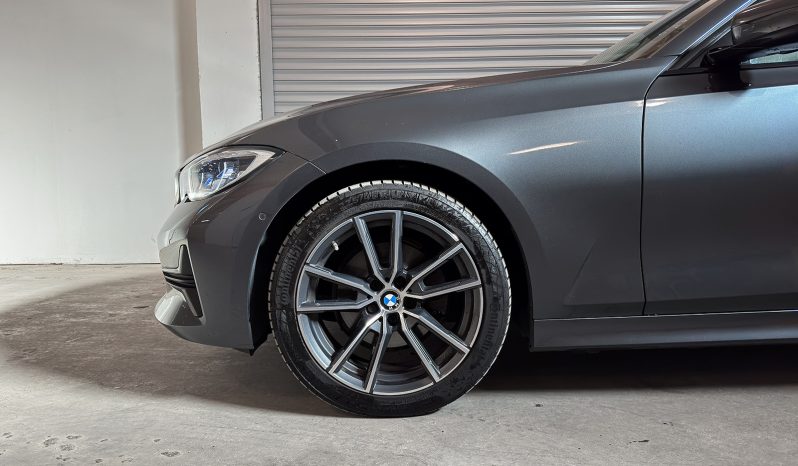 
								BMW 320d Sport Line full									