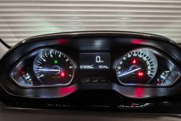 
										Peugeot 208 1.2 PureTech 82 Signature full									