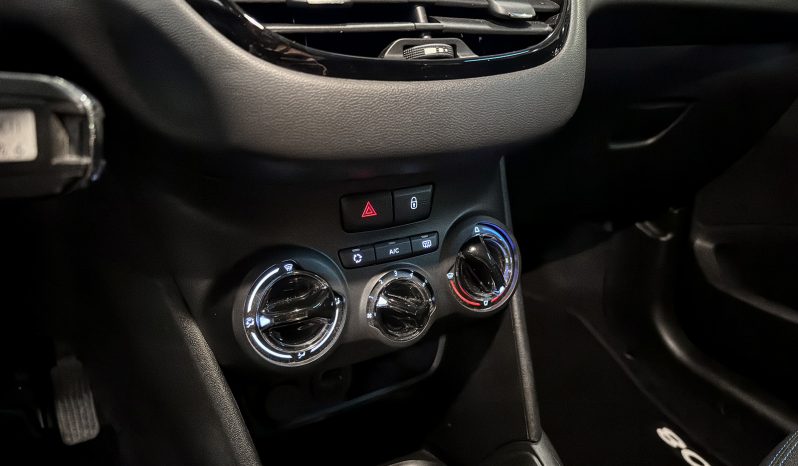 
								Peugeot 208 1.2 PureTech 82 Signature full									