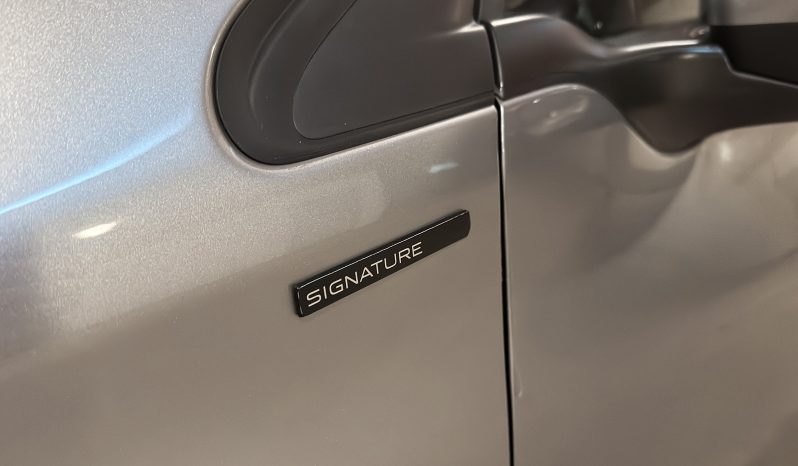 
								Peugeot 208 1.2 PureTech 82 Signature full									