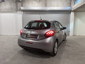 Peugeot 208 1.2 PureTech 82 Signature