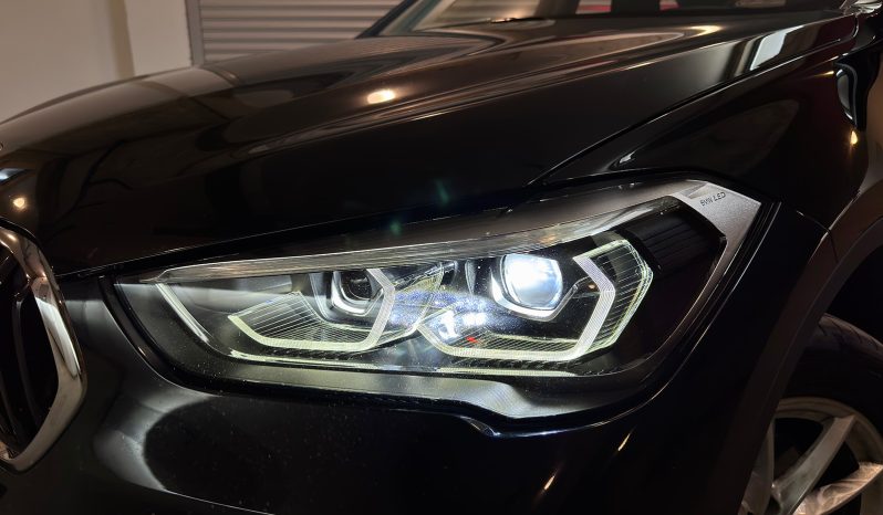 
								BMW X1 18d sDrive Steptronic Design full									