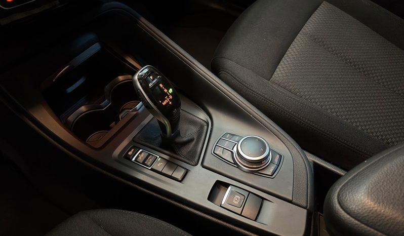 
								BMW X1 18d sDrive Steptronic Design full									