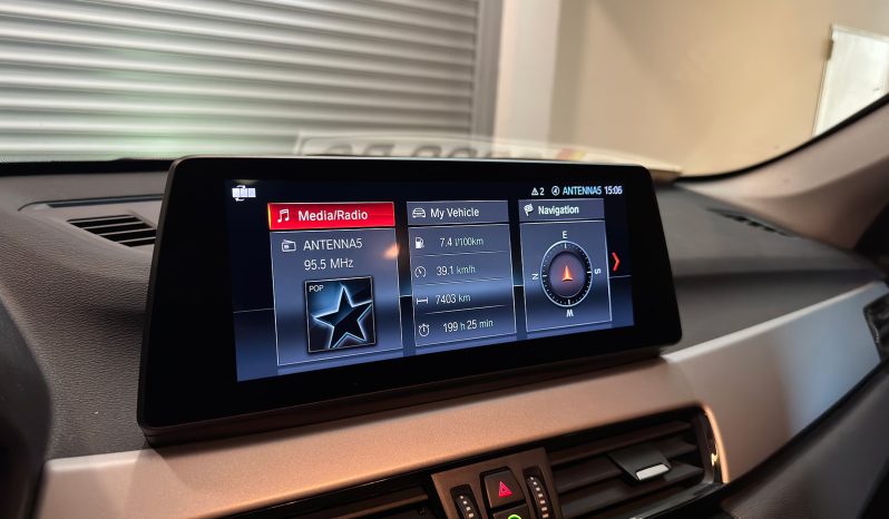 
								BMW X1 18d sDrive Steptronic Design full									