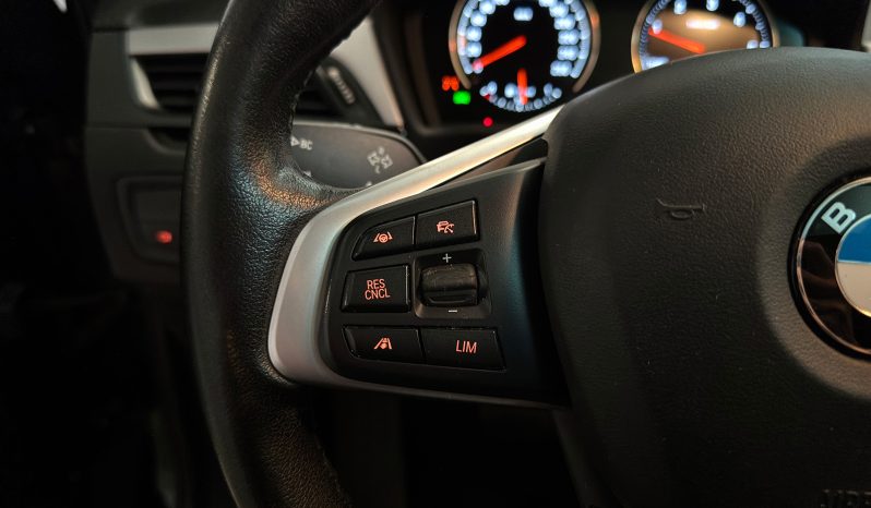 
								BMW X1 18d sDrive Steptronic Design full									