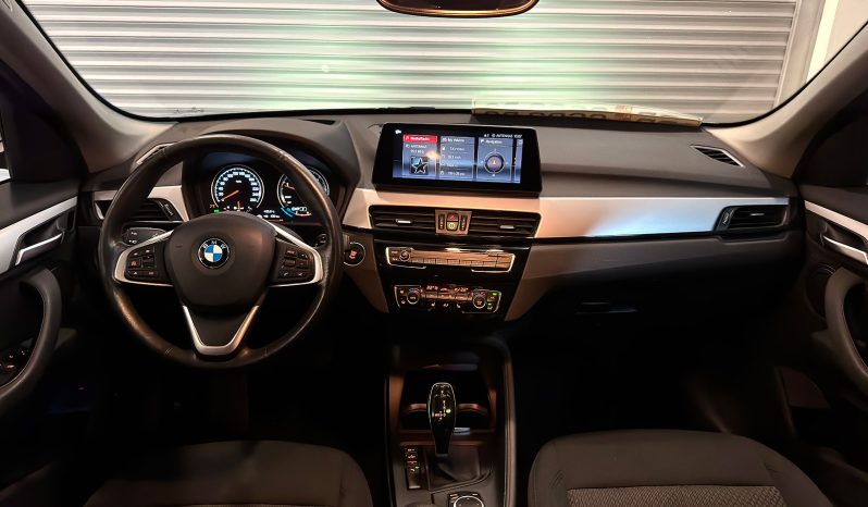 
								BMW X1 18d sDrive Steptronic Design full									