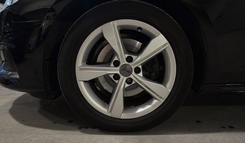
								Audi A4 Avant 35 TFSI S-Tronic Advanced full									